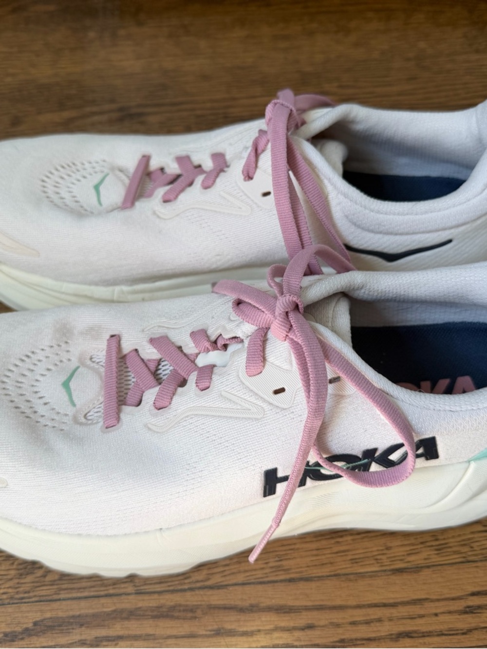 Hoka Arahi 8 Rose Cream/Alabaster